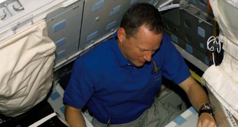David Brown Prepares for Experiments on SPACEHAB